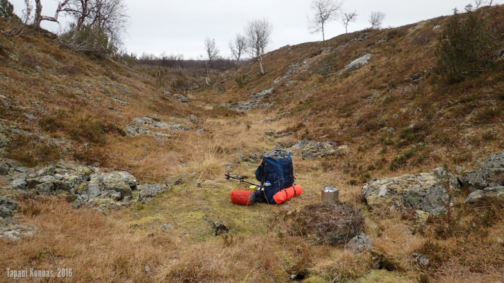 Lounastauko laakson pohjalla.